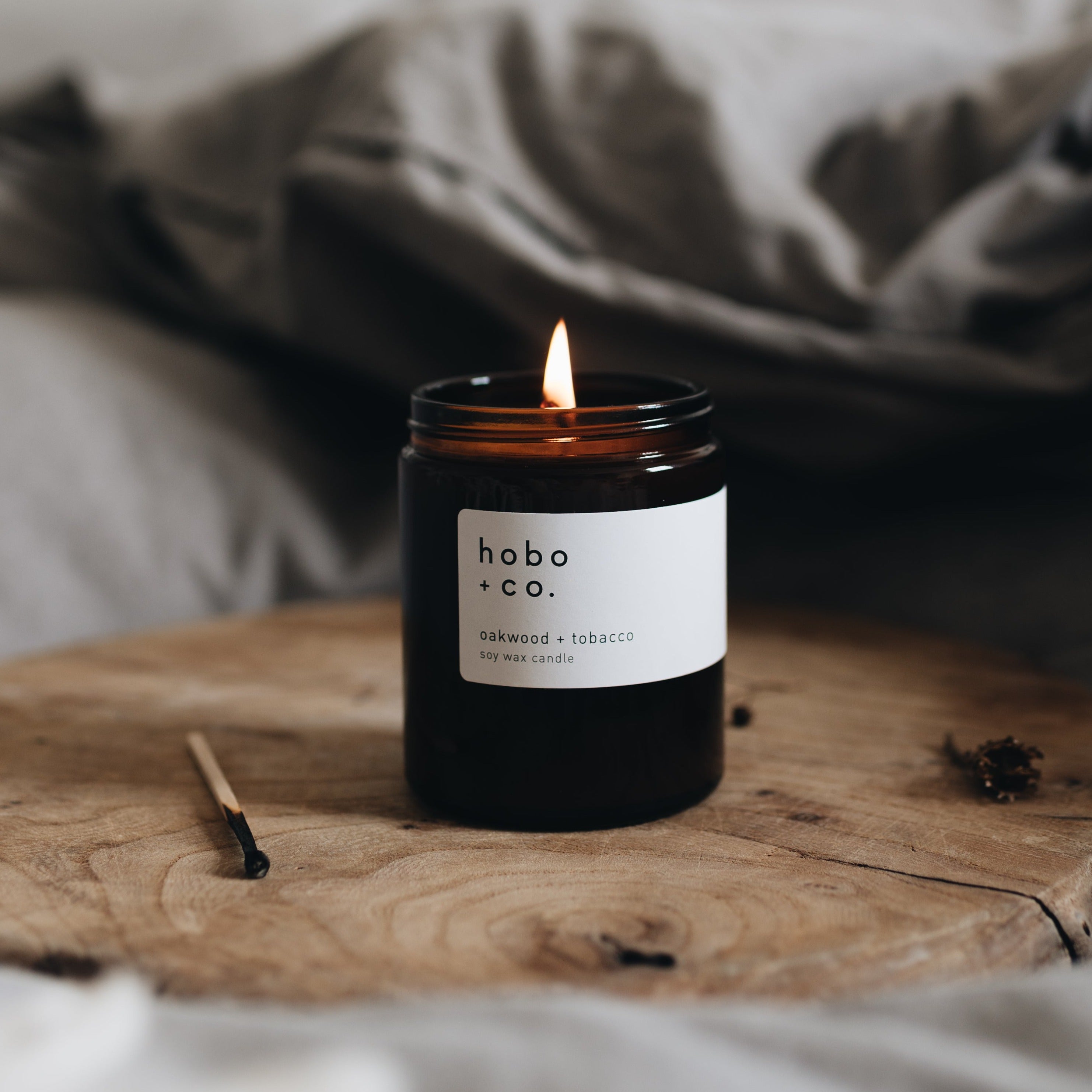 oakwood & tobacco medium scented soy candle